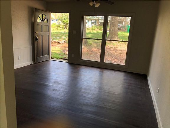 5th image of 883 Kennesaw Pl