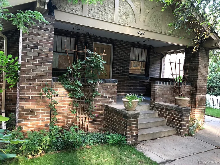 454 N Franklin St — Photo 12