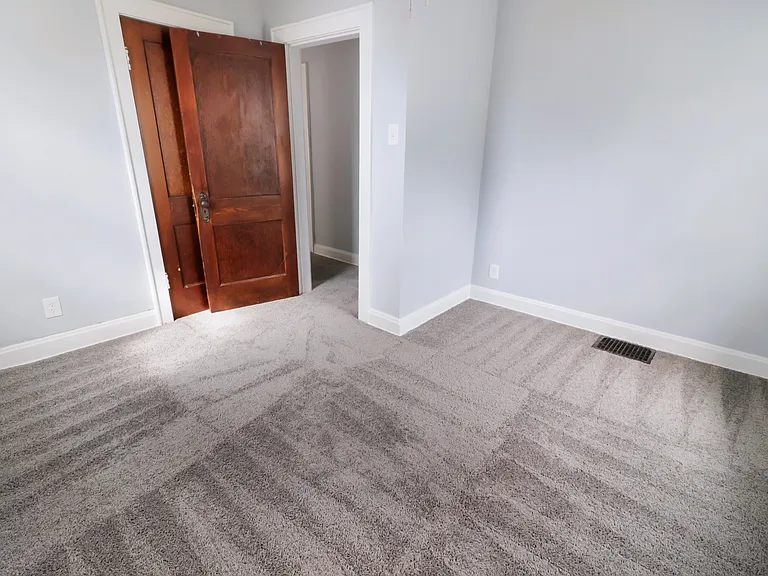 635 S Eureka Ave — Photo 11