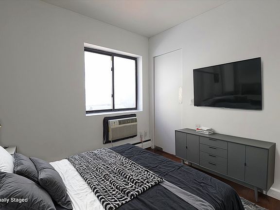 5th image of 133 Ludlow St APT 2F