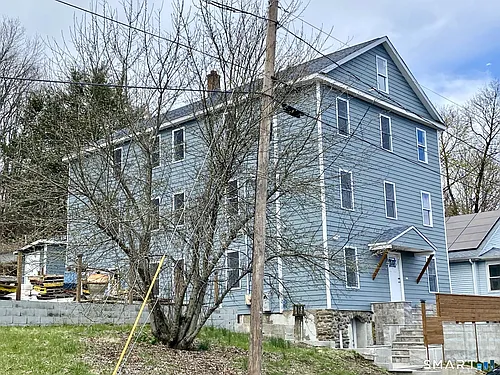 218 Charles St Photo 1