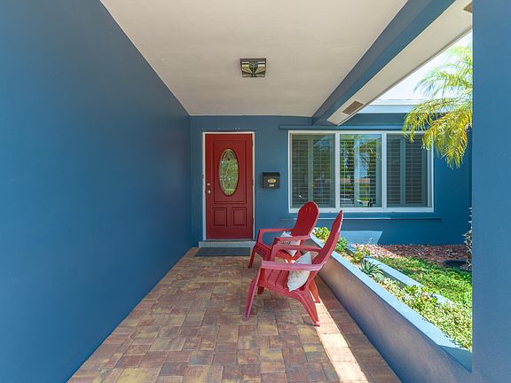 5th image of 821 SE 16th Street