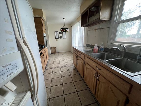 5th image of 2580 Swiss Ave SW