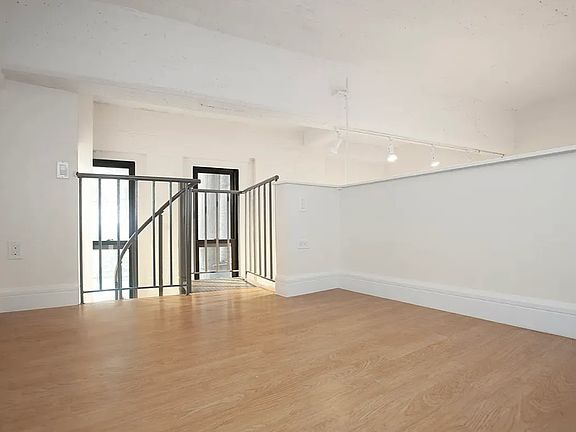 2nd image of 110 Greenwich St APT 4G