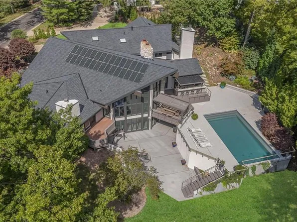 6 NW Briar Point Dr, Kansas City, MO 64116