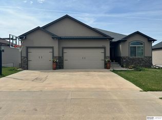 2963 Ridgegate Dr, Lincoln, NE 68516