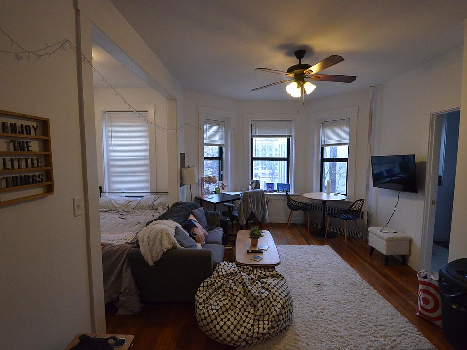 1st image of 69 Gainsborough St APT 8