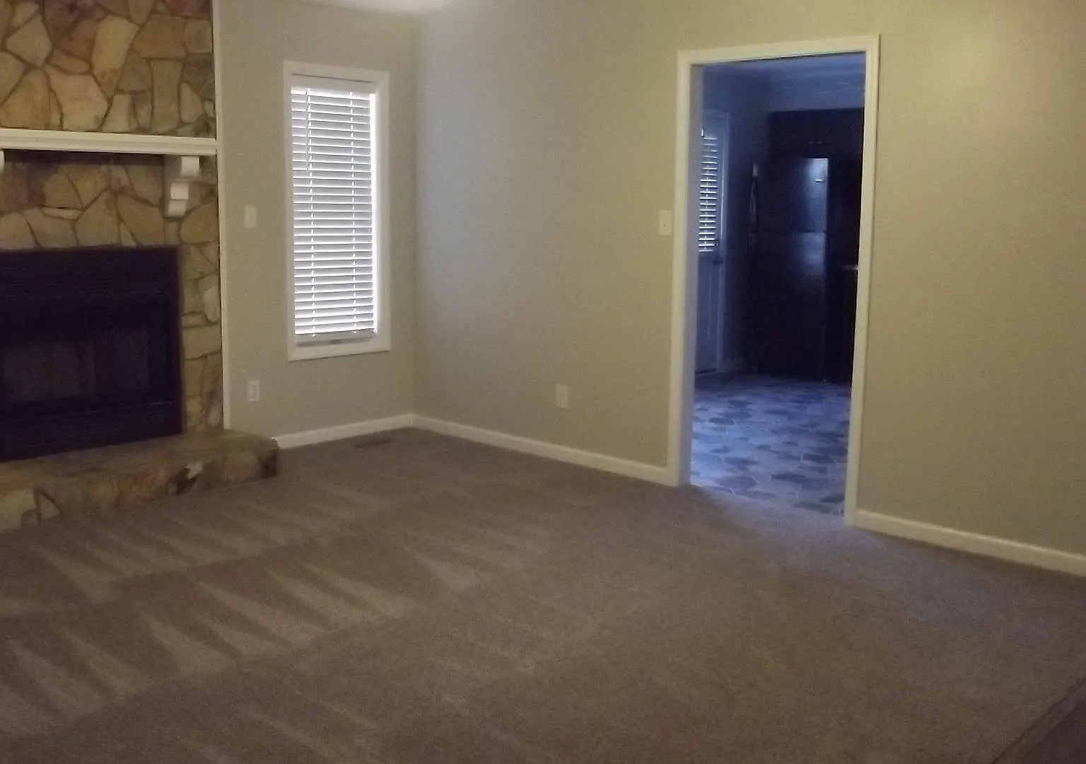3 bed, 1.5 bath, 1400 sqft, $1,650 — Photo 4