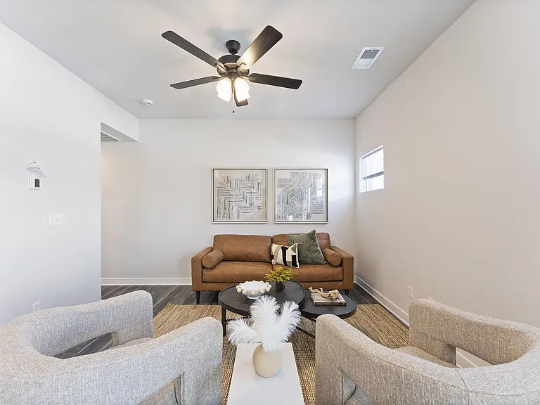 Barry West Townhomes — Photo 80