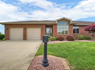 1806 Stafford Way, Swansea, IL 62226