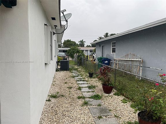 5th image of 3970 NW 174th St