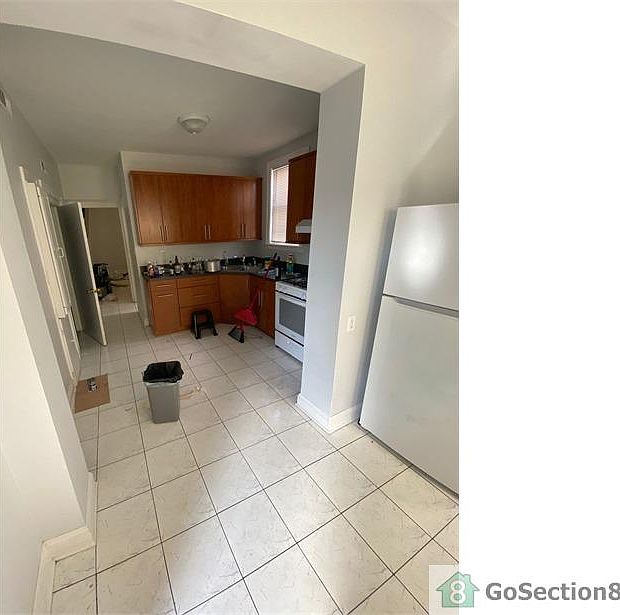 1st image of 4415 W Belmont Ave #2