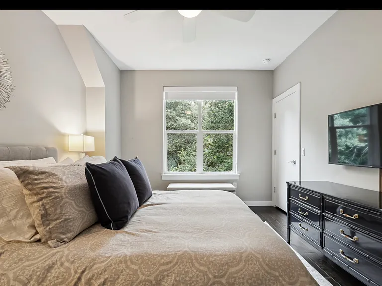 3001 Del Curto Rd — Photo 18
