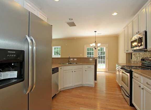 5th image of 9641 Pebble Creek Blvd