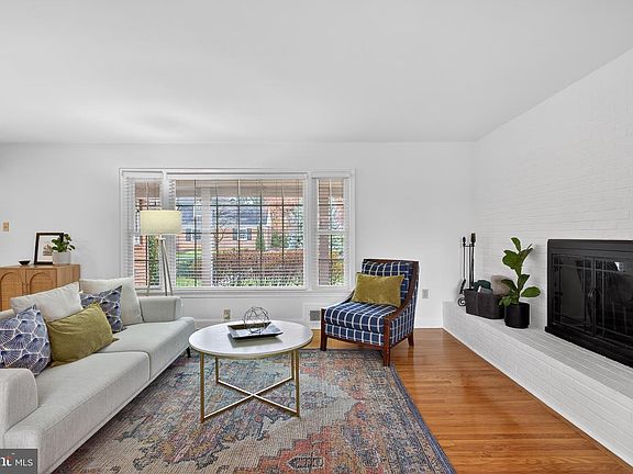 2nd image of 328 Sheridan Ave
