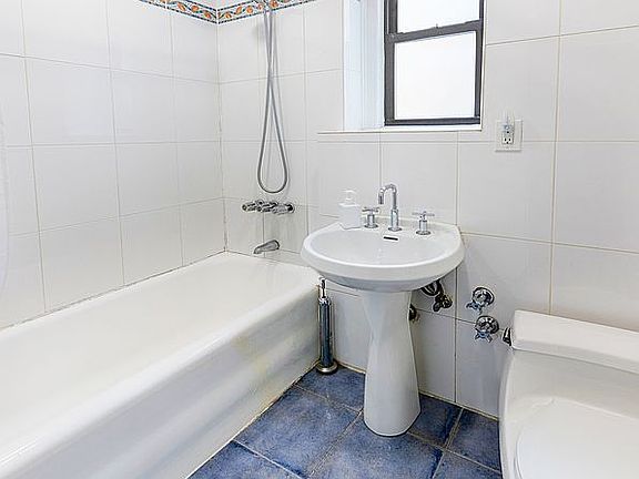 5th image of 315 E 77th St APT 4J