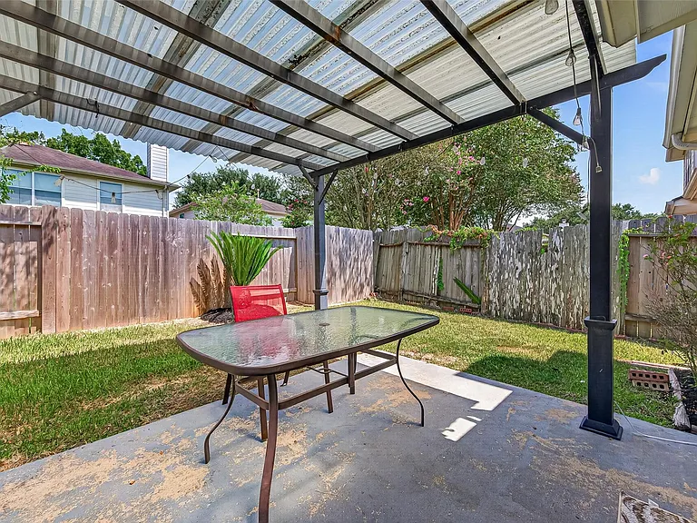 6807 Lauderwick Ct — Photo 43