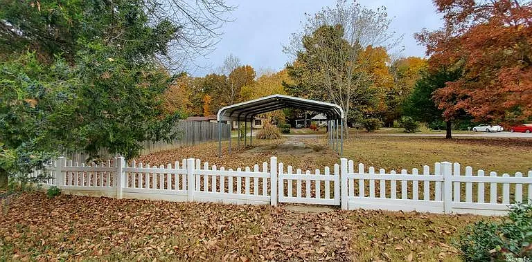 2205 Amy Ann St — Photo 22