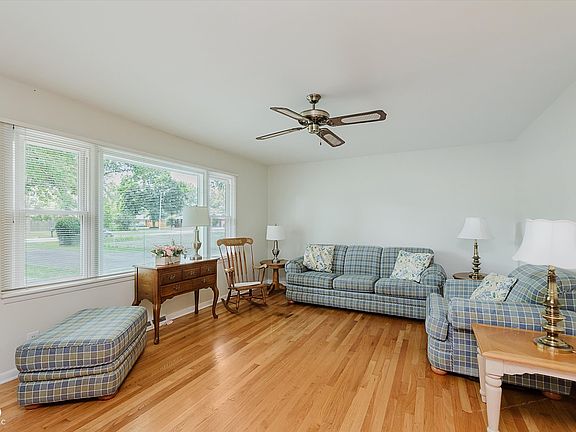 5th image of 6912 W Lockerbie Dr
