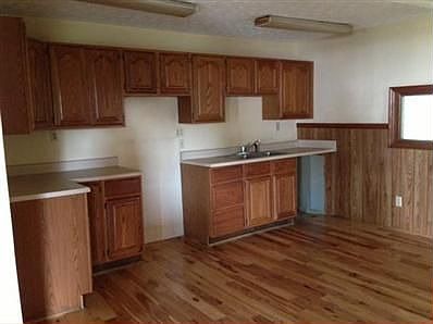 5th image of 202 Stella Ave