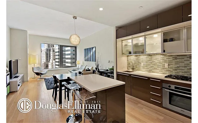 Sold by Douglas Elliman | media 15