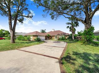 6682 Englelake Dr, Lakeland, FL 33813