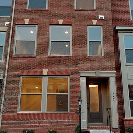 2nd image of 42247 Hampton Woods Ter