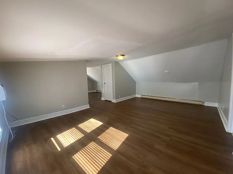 1105 Bloomingdale Pike — Photo 6