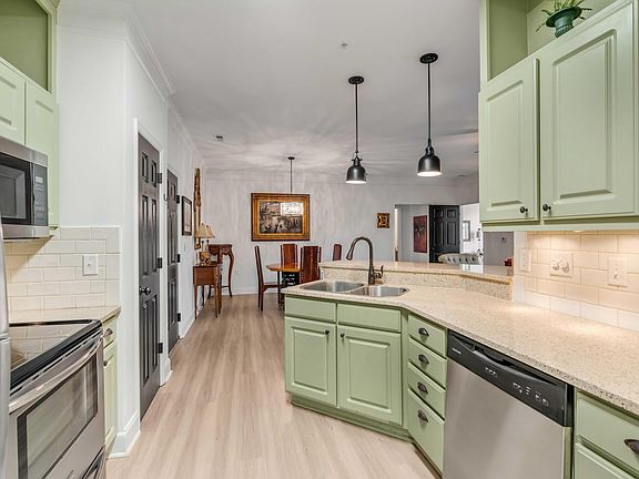 4th image of 1433 Cambridge Lakes Dr #102B