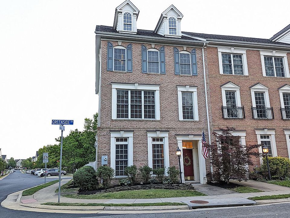 1st image of 42445 Greenside Dr