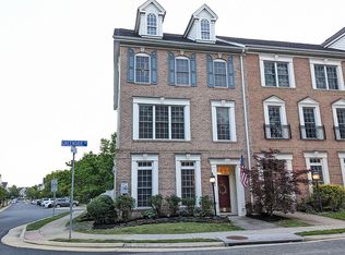 42445 Greenside Dr, Ashburn, VA 20148