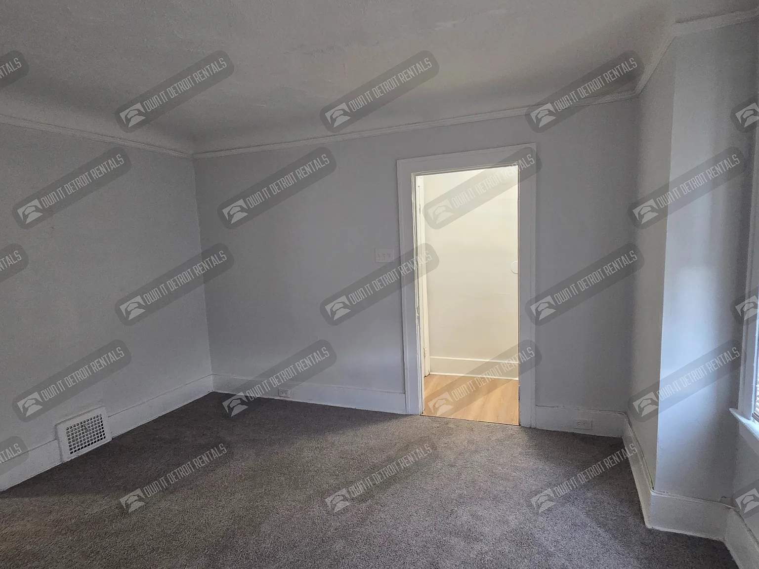 House- Multi Family — Photo 4