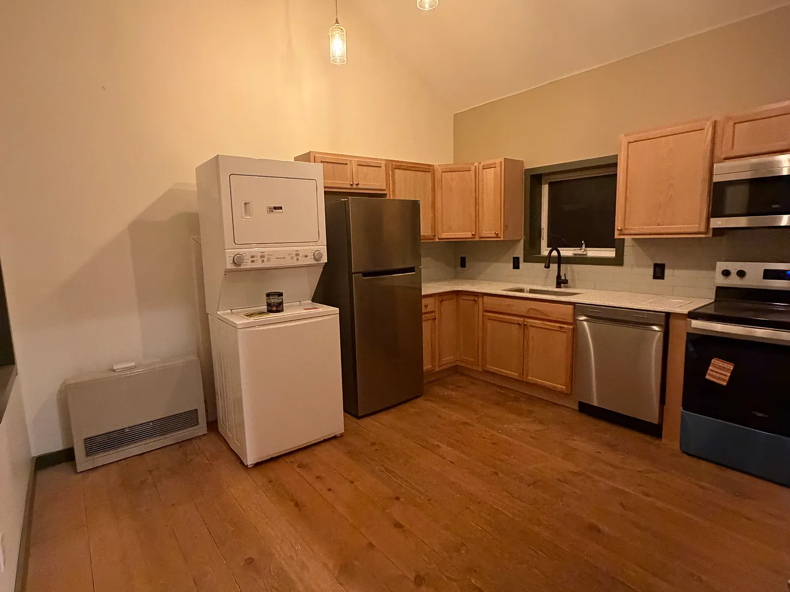 1 bed, 800 sqft, $1,200 — Photo 1