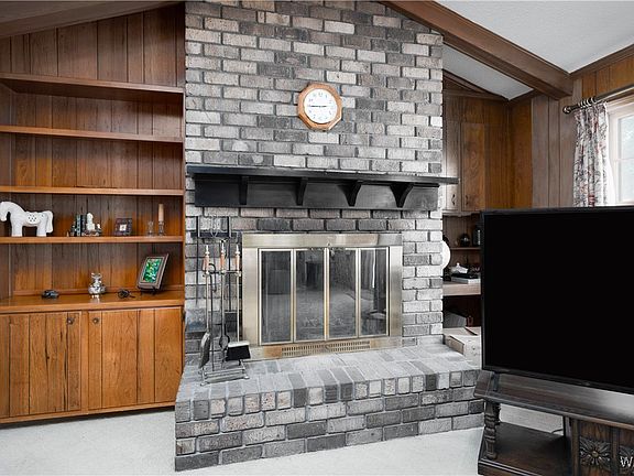 4th image of 3801 Blackberry Ln