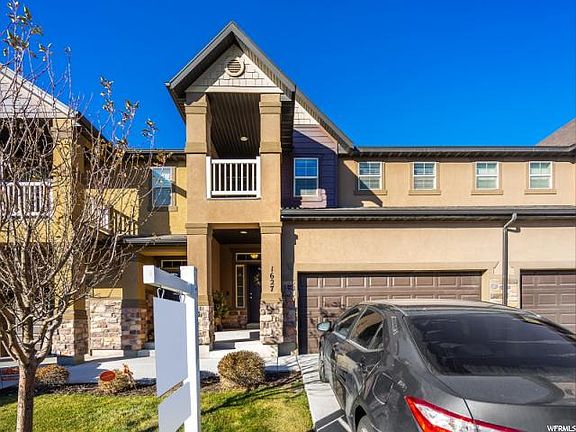 2nd image of 1627 N Venetian Way