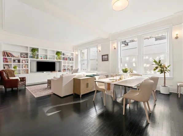 366 Broadway image 1 of 16