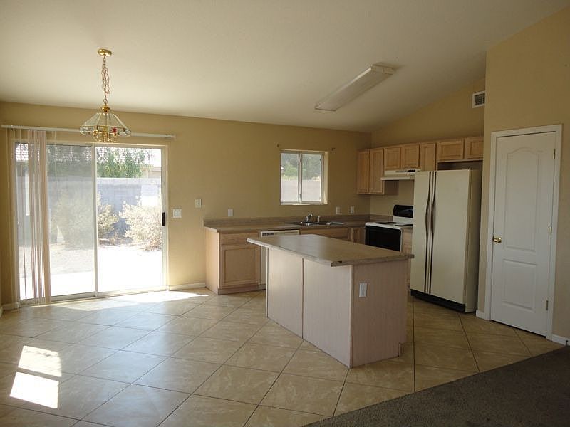 1st image of 1681 E Daisy Ct