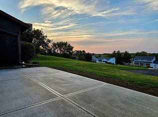 39 W Hunter Dr, Enon, OH 45323