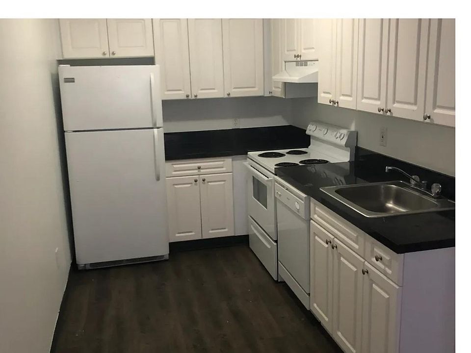 2nd image of 52 Croton Ave