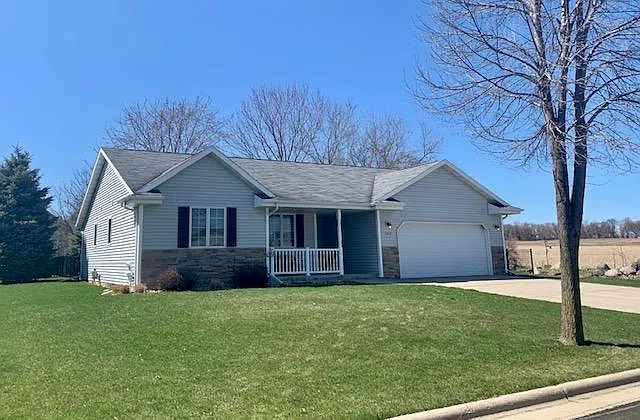 1213 Shawnee St photo 1