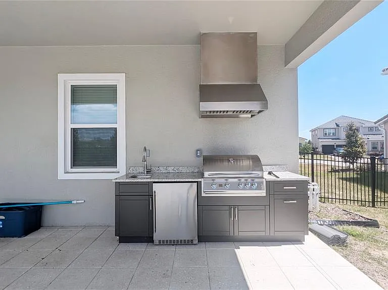15614 Vetta Dr — Photo 30