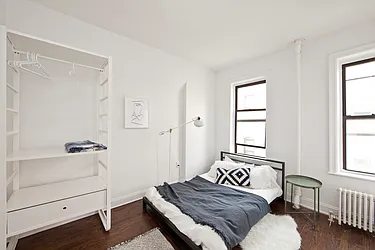 Rented by R New York