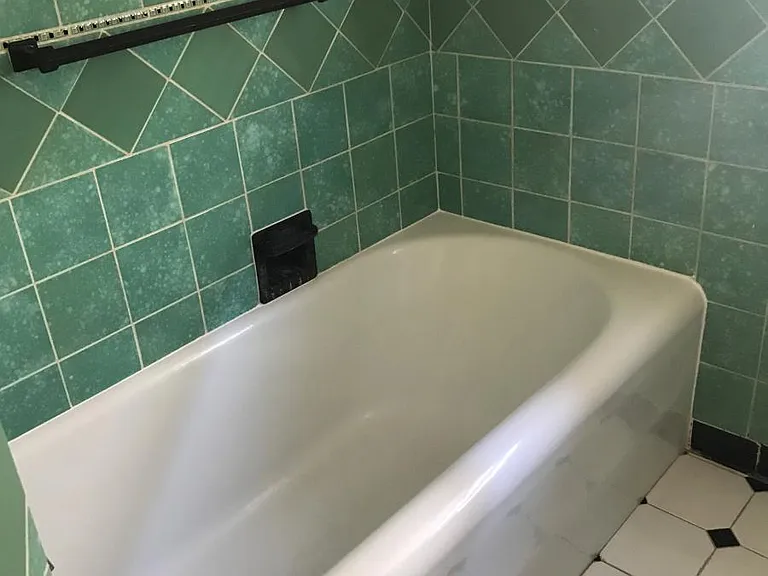 Tub, separate from shower