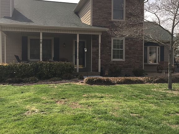 2nd image of 823 Foxglove Ln