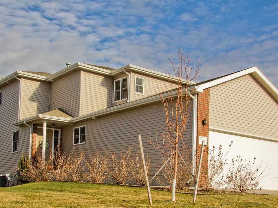 TOWNHOME BACKS TO TRAILS