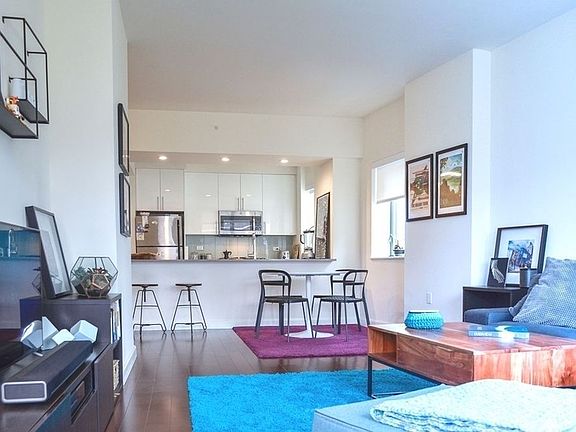 3rd image of 81 Fleet Pl APT 5F