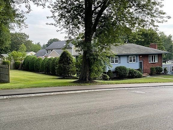 2nd image of 16 Logan Dr