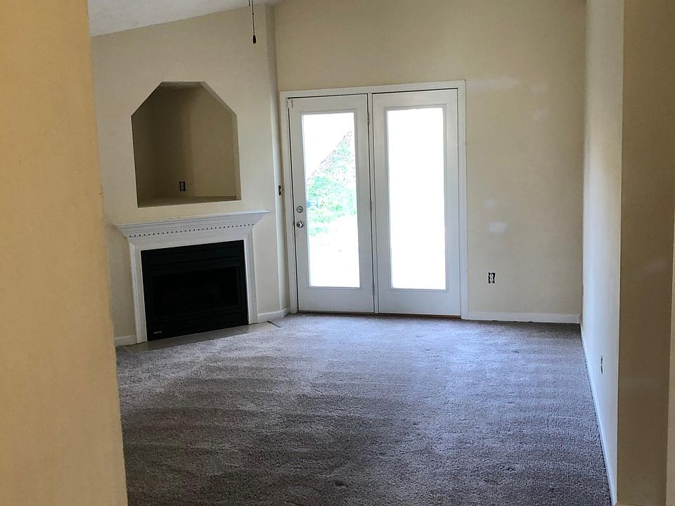 2nd image of 1433 Day Lily Dr