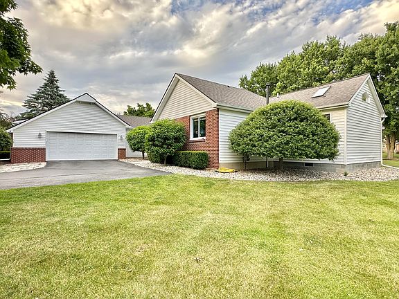 5th image of 29150 Willow Ln
