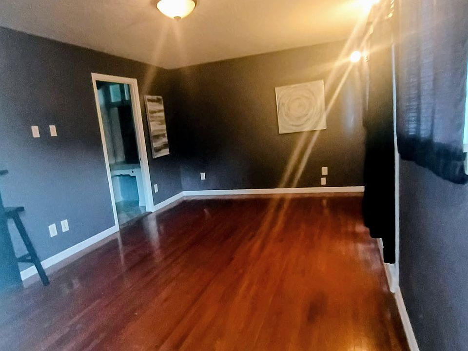 2nd image of 2117 Rockledge Rd #1